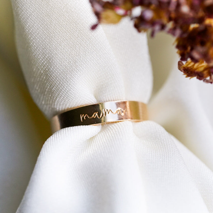 Statement Mama Ring Band