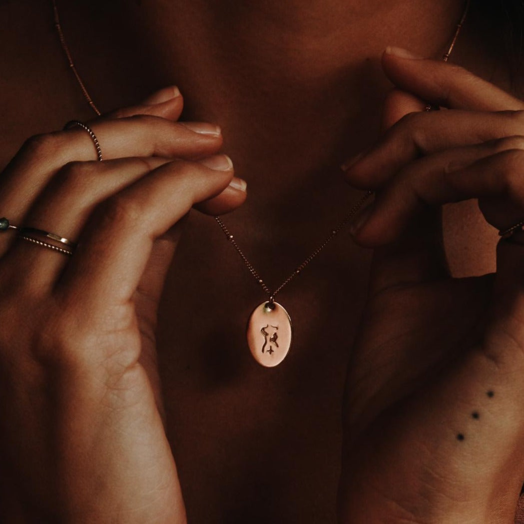 Breastfeeding Mama Necklace - Oval Disc