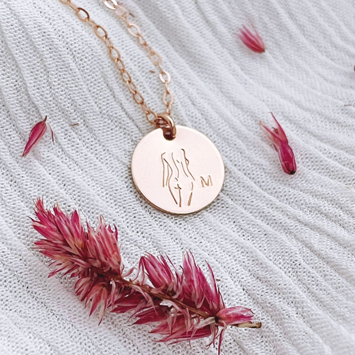 Feminine Confidence - Midi Round Disc