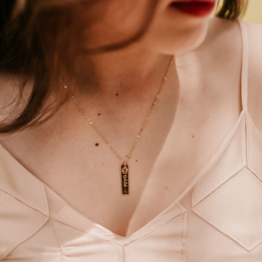 Single Sunflower Name Hanging Bar Necklace - Short Standard Bar