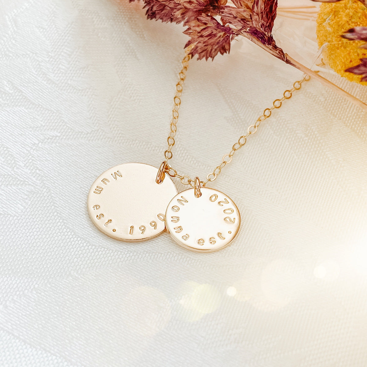 Mum est Nan est Disc Necklace - Midi + Large Discs