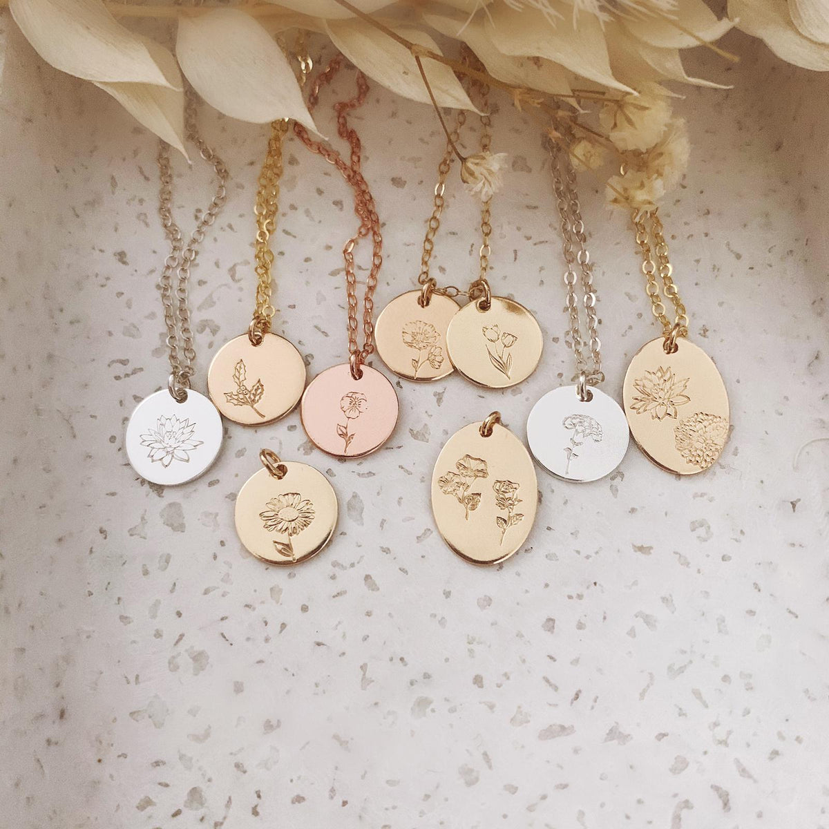 Birth Flower Necklace - 1 Flower - Oval Disc