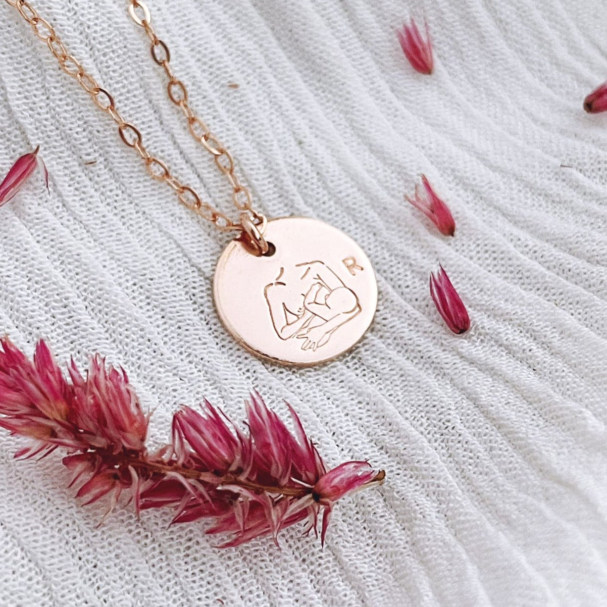 Breastfeeding Mama Necklace - Midi Round Disc