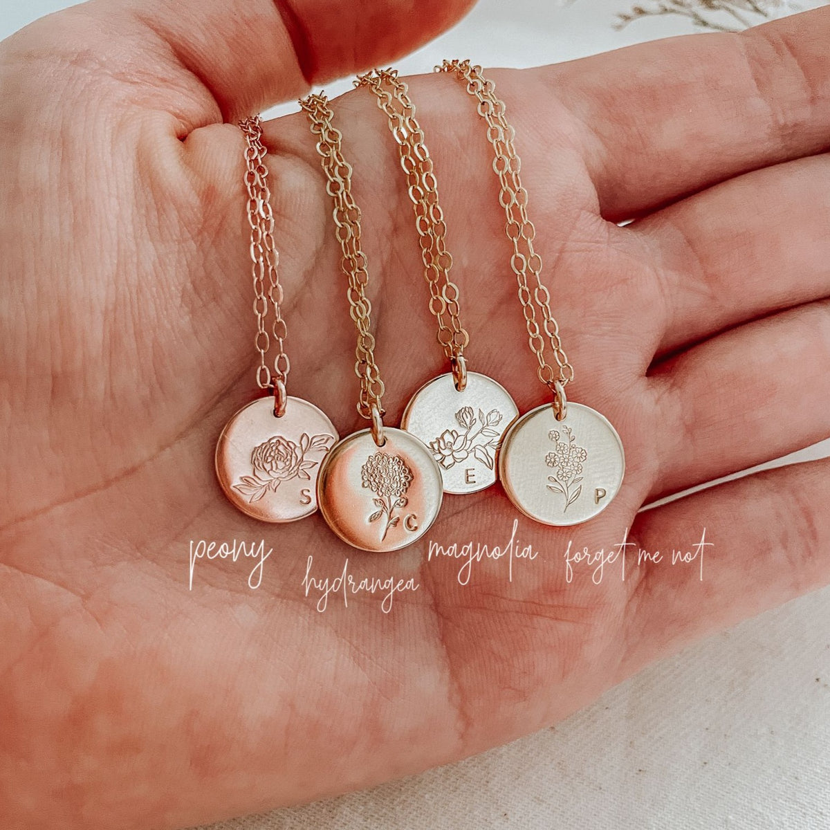 Hydrangea Flower Disc Necklace - Midi Disc