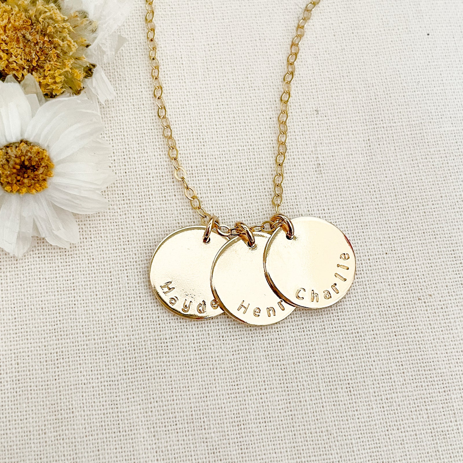 Triple Names on a Curve Necklace - Midi Discs