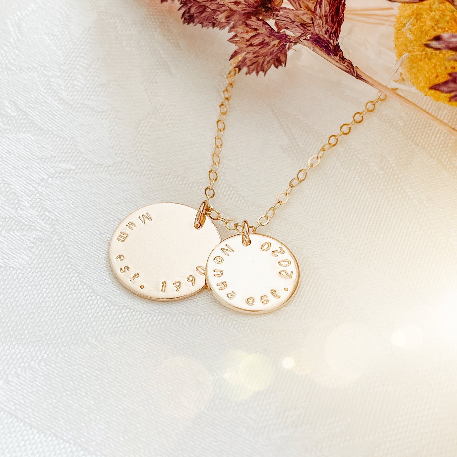 Mum est Nan est Disc Necklace - Midi + Large Discs